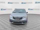 Used 2016 Chrysler Town & Country Touring-L image 3
