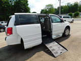 Used 2017 Dodge Grand Caravan SE w/ Power Window Group image 3