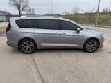 Used 2017 Chrysler Pacifica Limited w/ Advanced Safetytec Group image 4