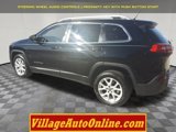 Used 2018 Jeep Cherokee Latitude w/ Cold Weather Group image 3