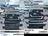 Used 2018 Toyota Tacoma TRD Off-Road image 2