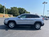 Used 2015 Jeep Cherokee Limited w/ Luxury Group image 4