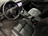 Certified 2024 Porsche Macan image 4