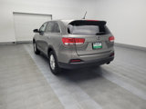 Used 2017 Kia Sorento L image 5