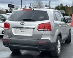 Used 2013 Kia Sorento LX w/ Convenience Pkg image 6