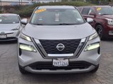 Used 2021 Nissan Rogue SV image 2
