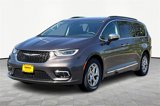 Used 2023 Chrysler Pacifica Limited image 2