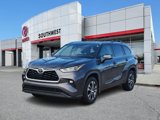 Used 2020 Toyota Highlander XLE image 2