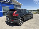 Used 2019 Volvo XC40 T5 Momentum image 3