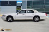 Used 2009 Lincoln Town Car Signature Limited image 3