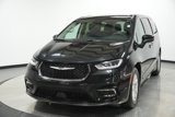 Used 2023 Chrysler Pacifica Touring-L image 2