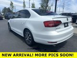 Used 2017 Volkswagen Jetta SE image 3
