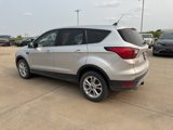 Used 2019 Ford Escape SE image 3