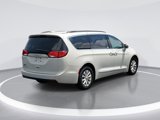 Used 2017 Chrysler Pacifica Touring-L image 3