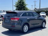 Used 2017 Kia Sorento LX w/ LX Convenience Package image 6