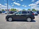 Used 2017 Nissan Rogue SV image 3