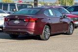 Used 2023 Nissan Altima 2.5 SV image 4