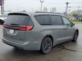 Used 2021 Chrysler Pacifica Touring-L w/ S Appearance Package image 4
