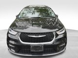 Used 2023 Chrysler Pacifica Limited image 2