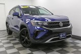 Certified 2022 Volkswagen Taos SE image 2