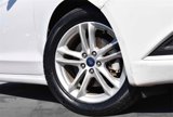 Used 2018 Ford Fusion SE w/ Fusion SE Technology Package image 3
