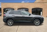 Used 2019 Jeep Cherokee Latitude Plus image 2