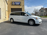 Used 2014 Chrysler Town & Country Touring image 5