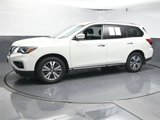 Used 2017 Nissan Pathfinder S image 4