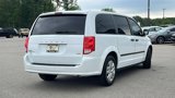 Used 2016 Dodge Grand Caravan SE image 5