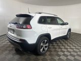 Used 2019 Jeep Cherokee Limited image 3