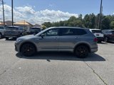 Used 2022 Volkswagen Tiguan SE R-Line image 2
