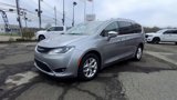 Used 2020 Chrysler Pacifica Limited image 3