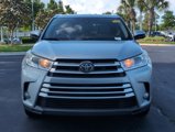 Used 2017 Toyota Highlander XLE image 3