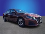 Used 2024 Nissan Altima 2.5 SV image 3