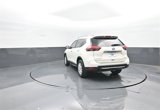 Used 2018 Nissan Rogue SV w/ Premium Package image 5
