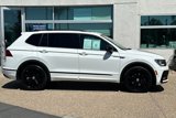 Used 2021 Volkswagen Tiguan SE R-Line image 3