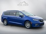 Used 2021 Chrysler Pacifica Touring w/ Uconnect Theater Family Group image 2