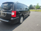 Used 2016 Chrysler Town & Country Touring image 4