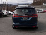 Used 2022 Chrysler Pacifica Touring-L image 5