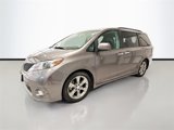 Used 2014 Toyota Sienna SE image 3