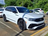 Used 2022 Volkswagen Tiguan SE R-Line image 3