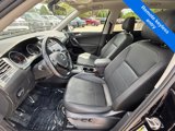 Used 2019 Volkswagen Tiguan SE image 3