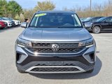 Used 2024 Volkswagen Taos SE image 2