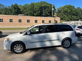 Used 2016 Chrysler Town & Country Touring image 4
