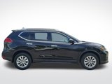 Used 2017 Nissan Rogue SV image 6