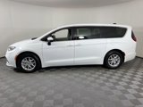 Used 2023 Chrysler Pacifica Touring-L image 2