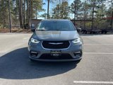 Used 2023 Chrysler Pacifica Touring-L image 3