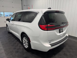Used 2023 Chrysler Pacifica Touring-L image 4