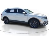 Used 2023 Volkswagen Tiguan SE image 2