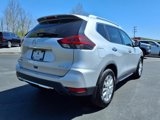 Used 2018 Nissan Rogue SV w/ Premium Package image 4
